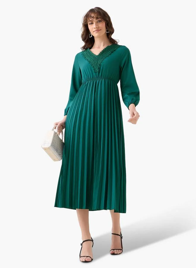 سبلاش فيڤ Pleated Midi Dress with Lace Detail